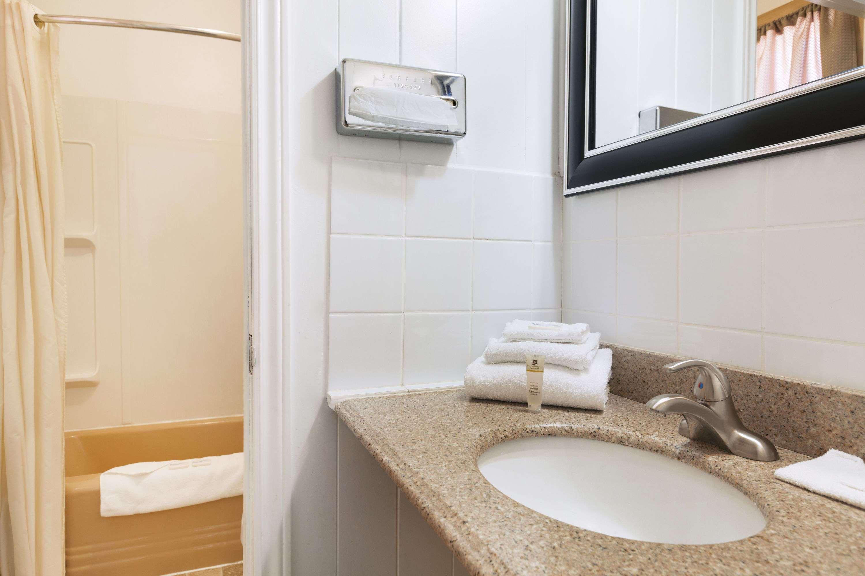 Travel Inn Cochrane Екстериор снимка
