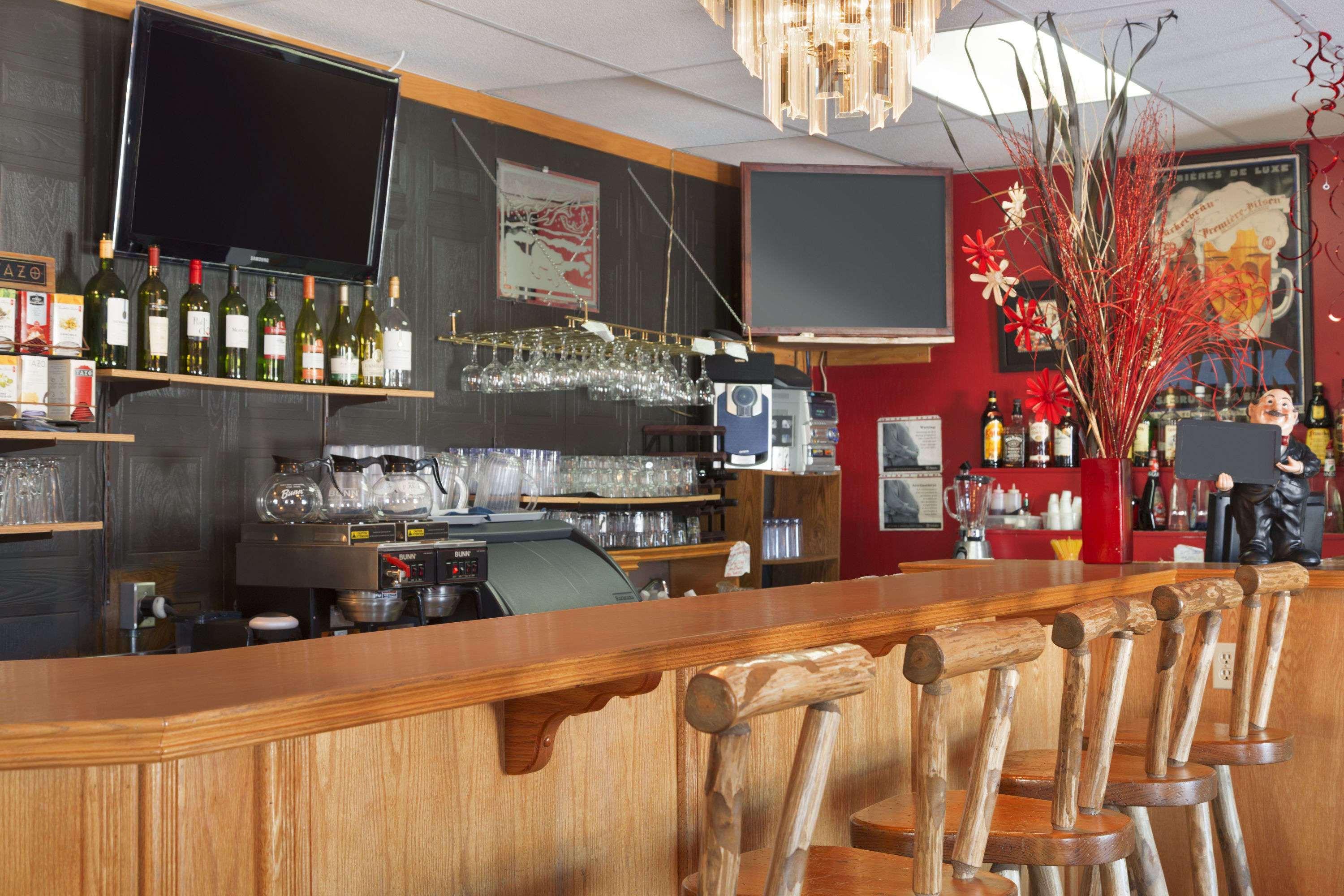 Travel Inn Cochrane Екстериор снимка
