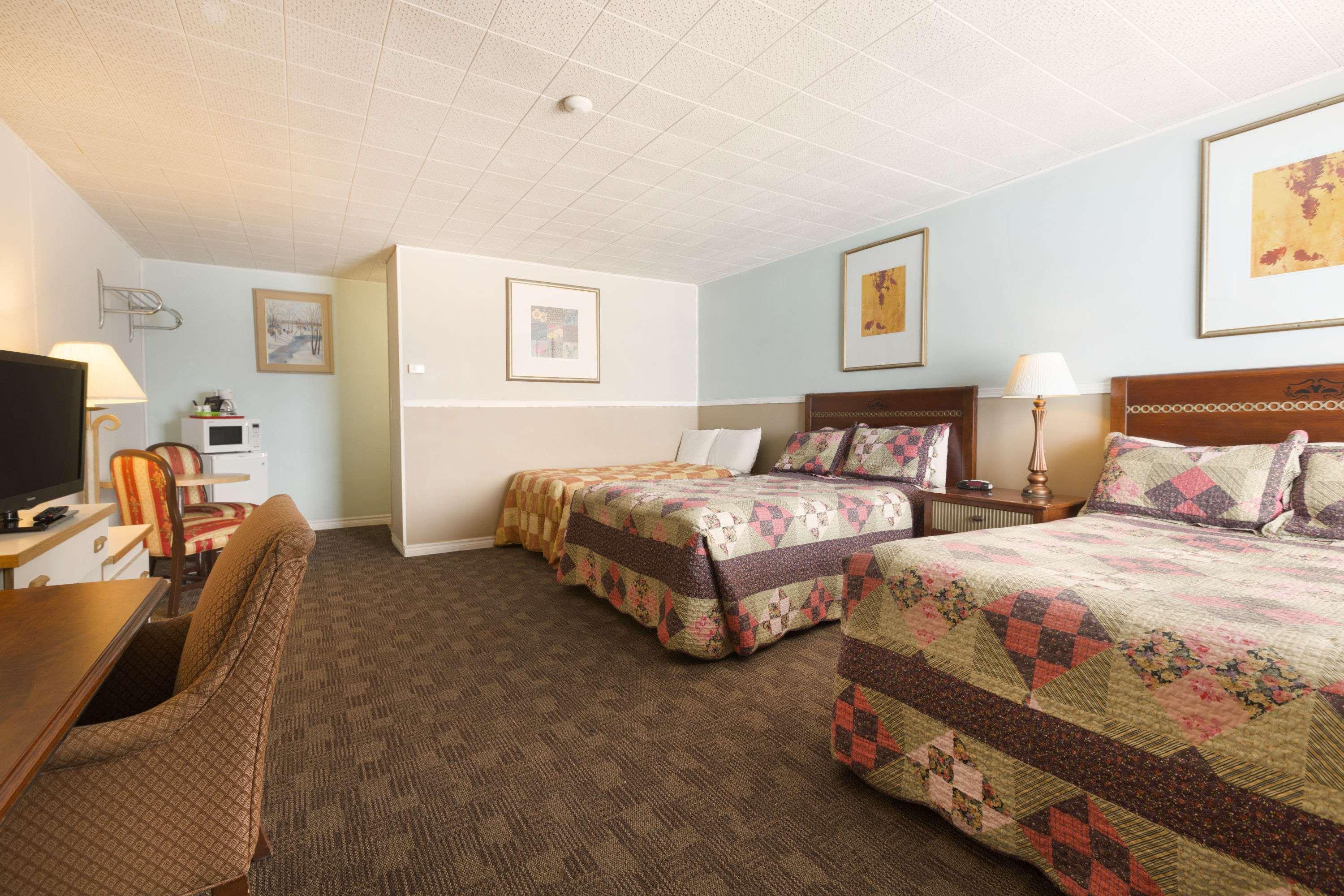 Travel Inn Cochrane Екстериор снимка