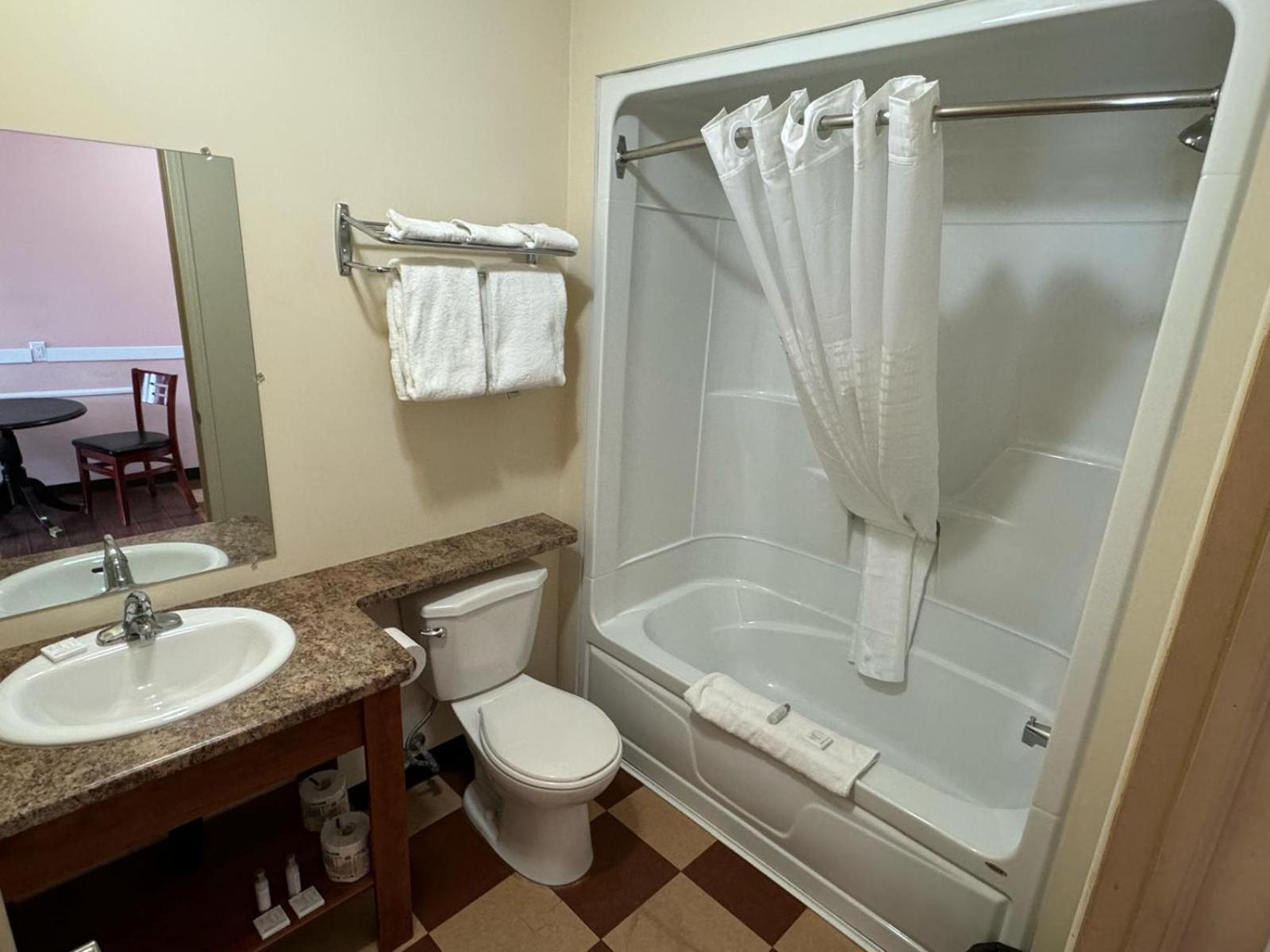 Travel Inn Cochrane Екстериор снимка