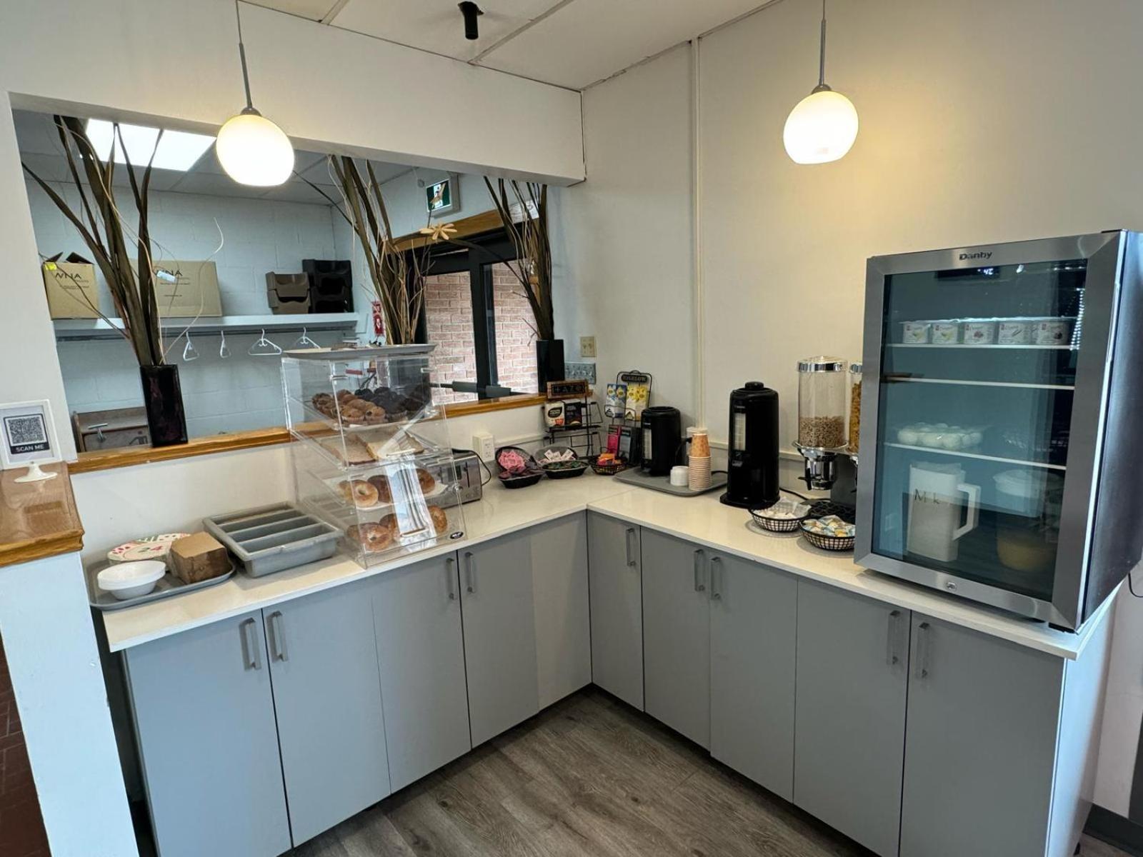 Travel Inn Cochrane Екстериор снимка