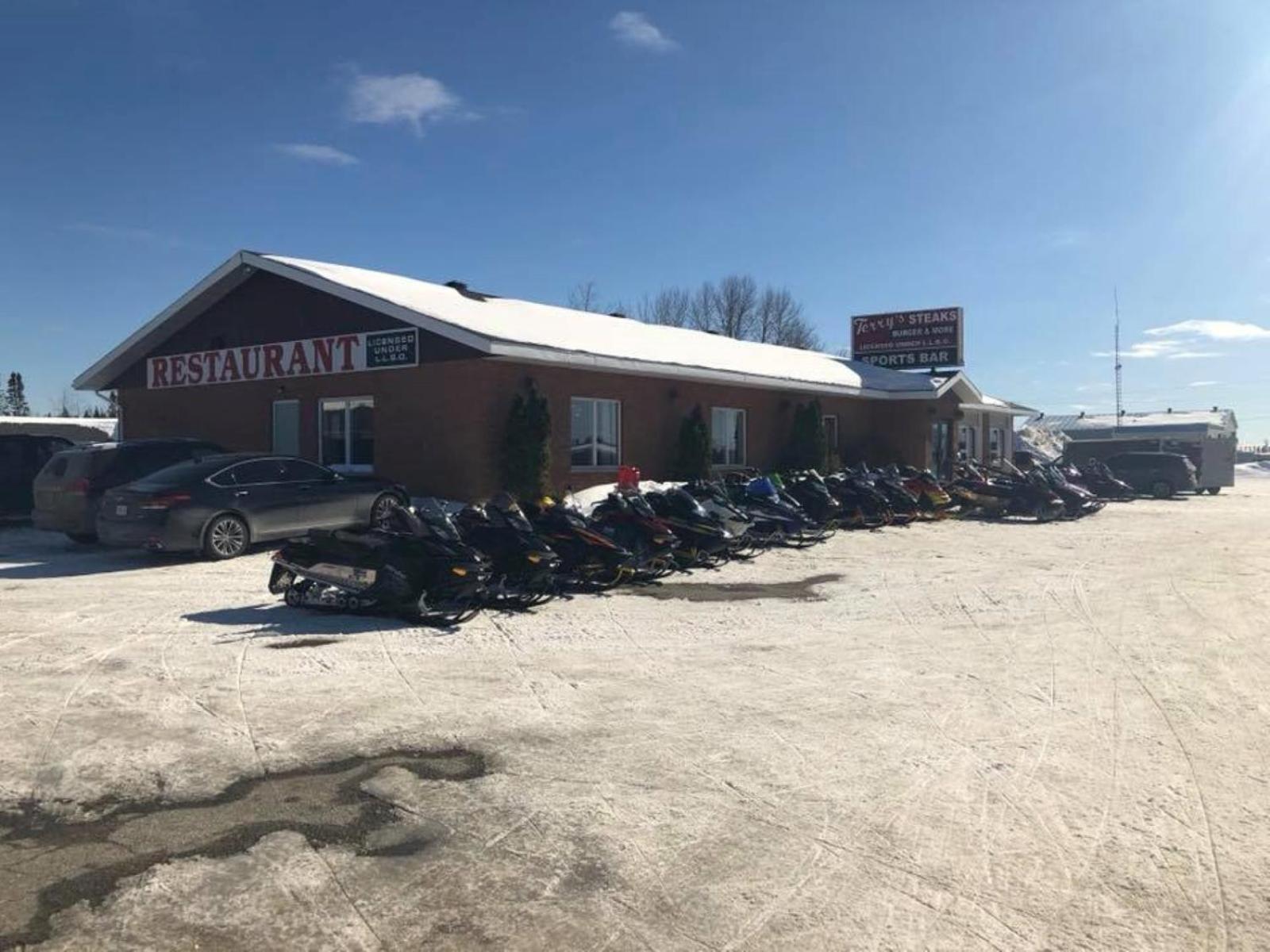 Travel Inn Cochrane Екстериор снимка
