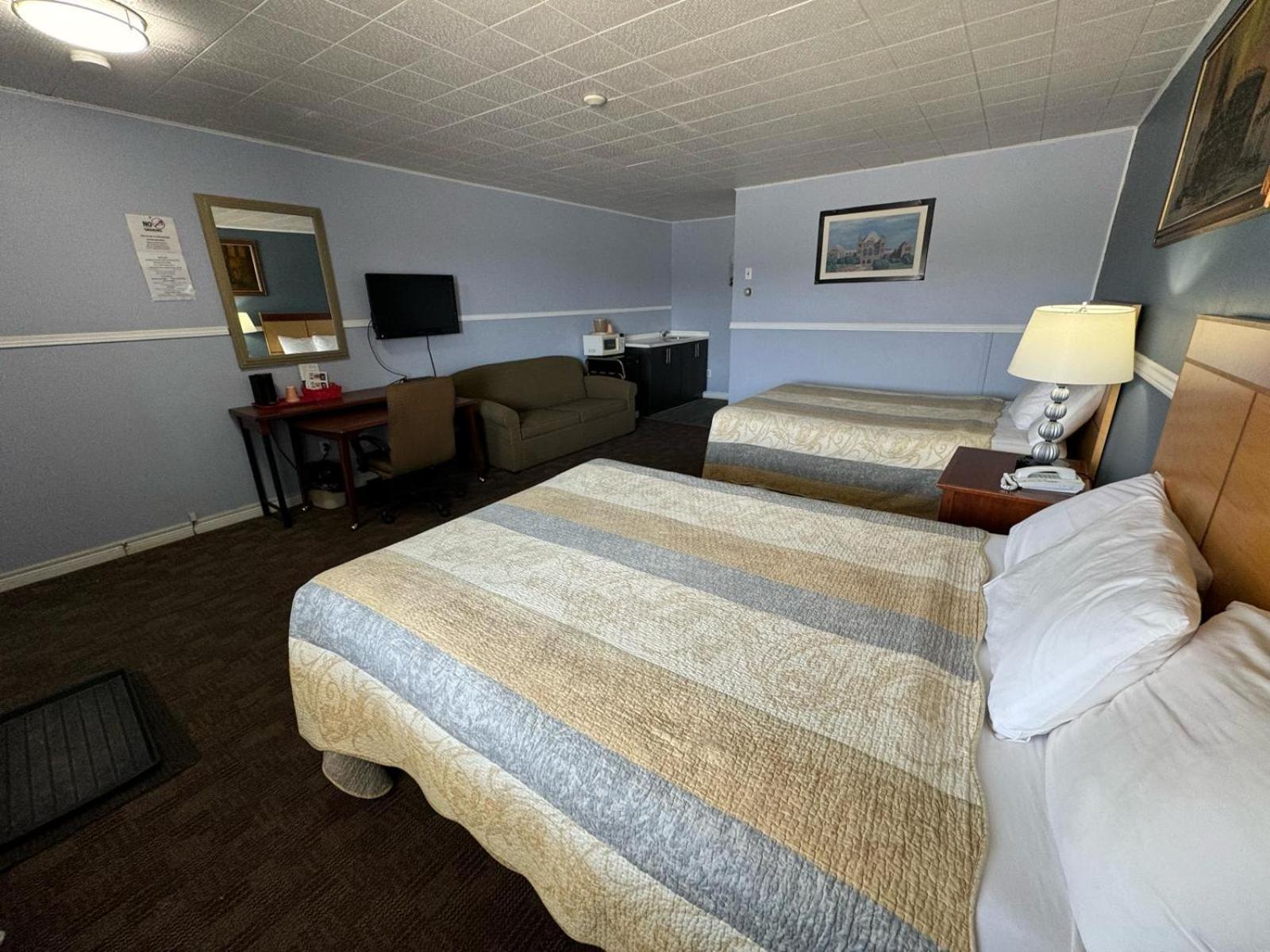 Travel Inn Cochrane Екстериор снимка